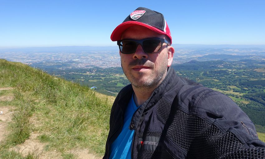 David Jazt avec sa casquette au Puy de Dôme, juillet 2016