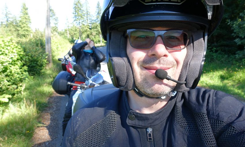 Intercom, pratique à moto pour communiquer entre motard