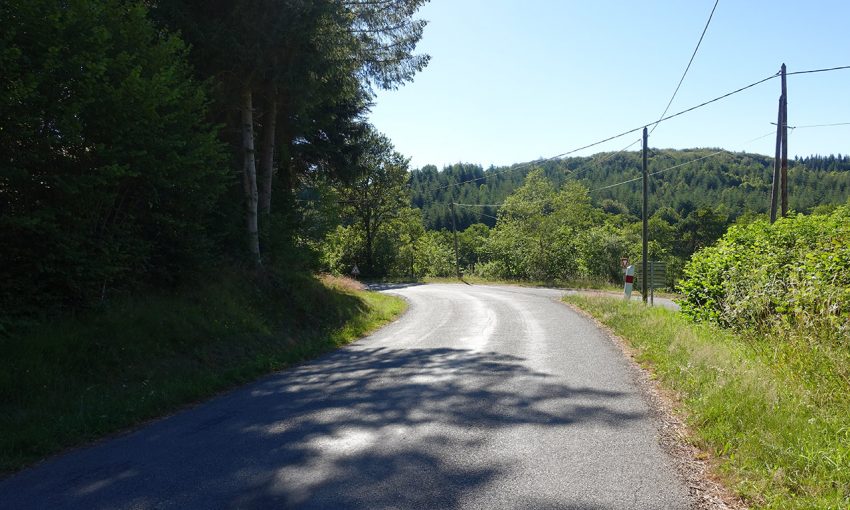 routes sinueuses en Dordogne