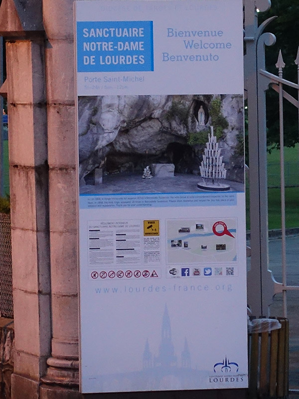 Sanctuaire à Lourdes