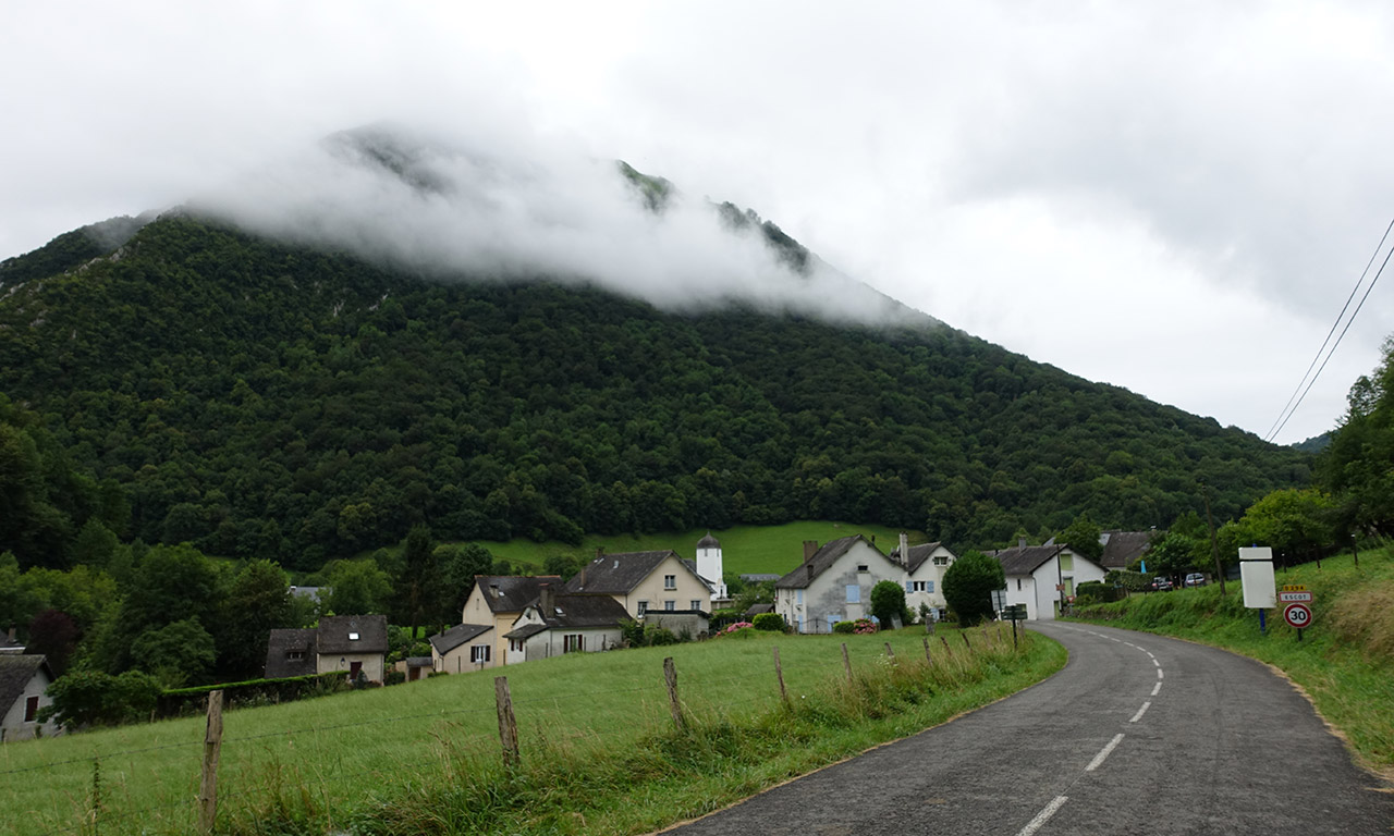 le ciel ne se lève pas, la pluie s'amorce