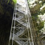 vue sur les escaliers du gouffre de padirac