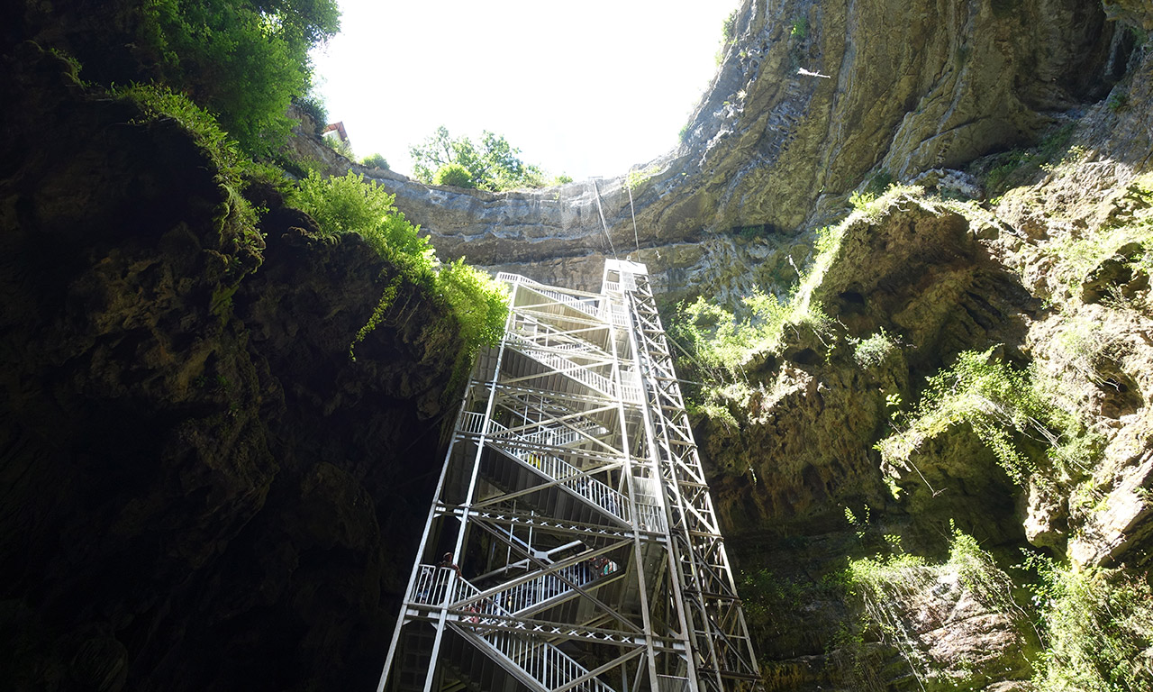 gouffre de padirac, vue d'en bas