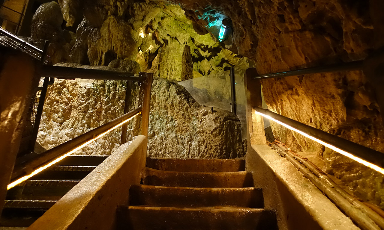 les escaliers du gouffre de Padirac