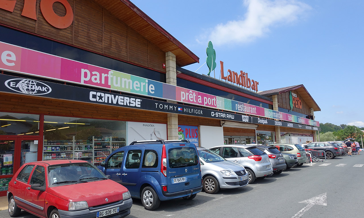 shop frontalier entre la France et l'Espagne