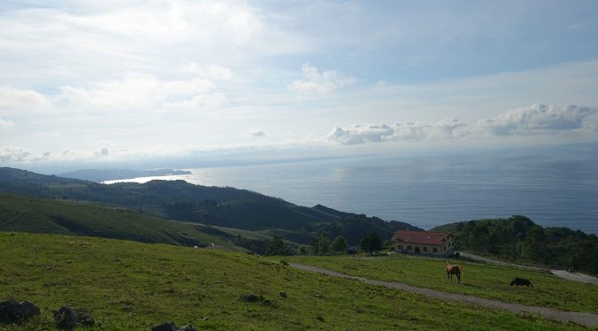 magnifique vue depuis les hauteurs de Saint Sebastien en Espagne