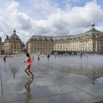 reflet d'eau sur la place de la Bourse à Bordeaux