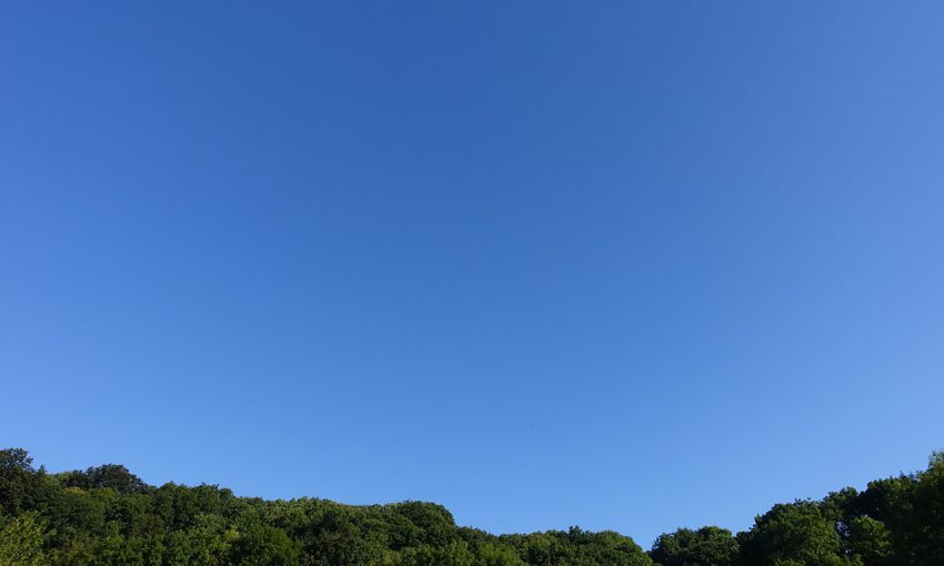 ciel bleu le 15 août à Dinan