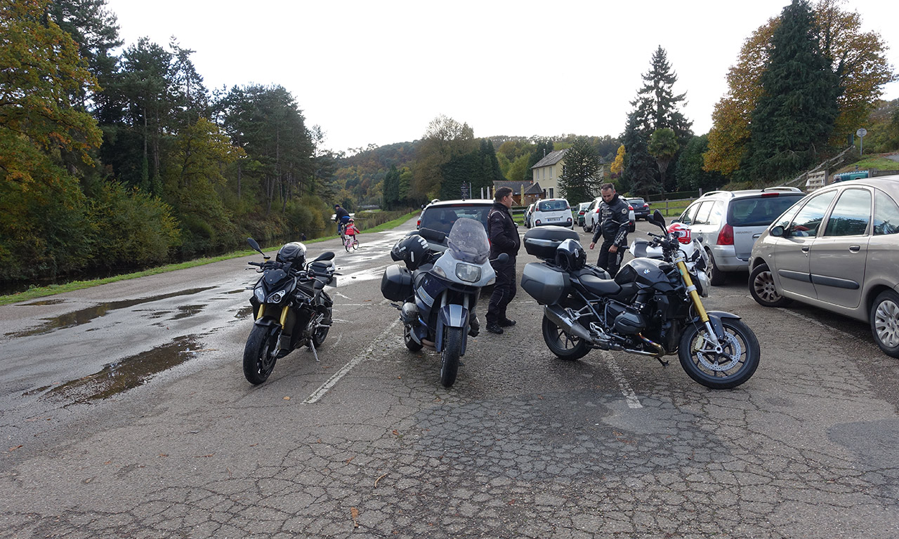 arrêt sur le parking du moulin du Boël