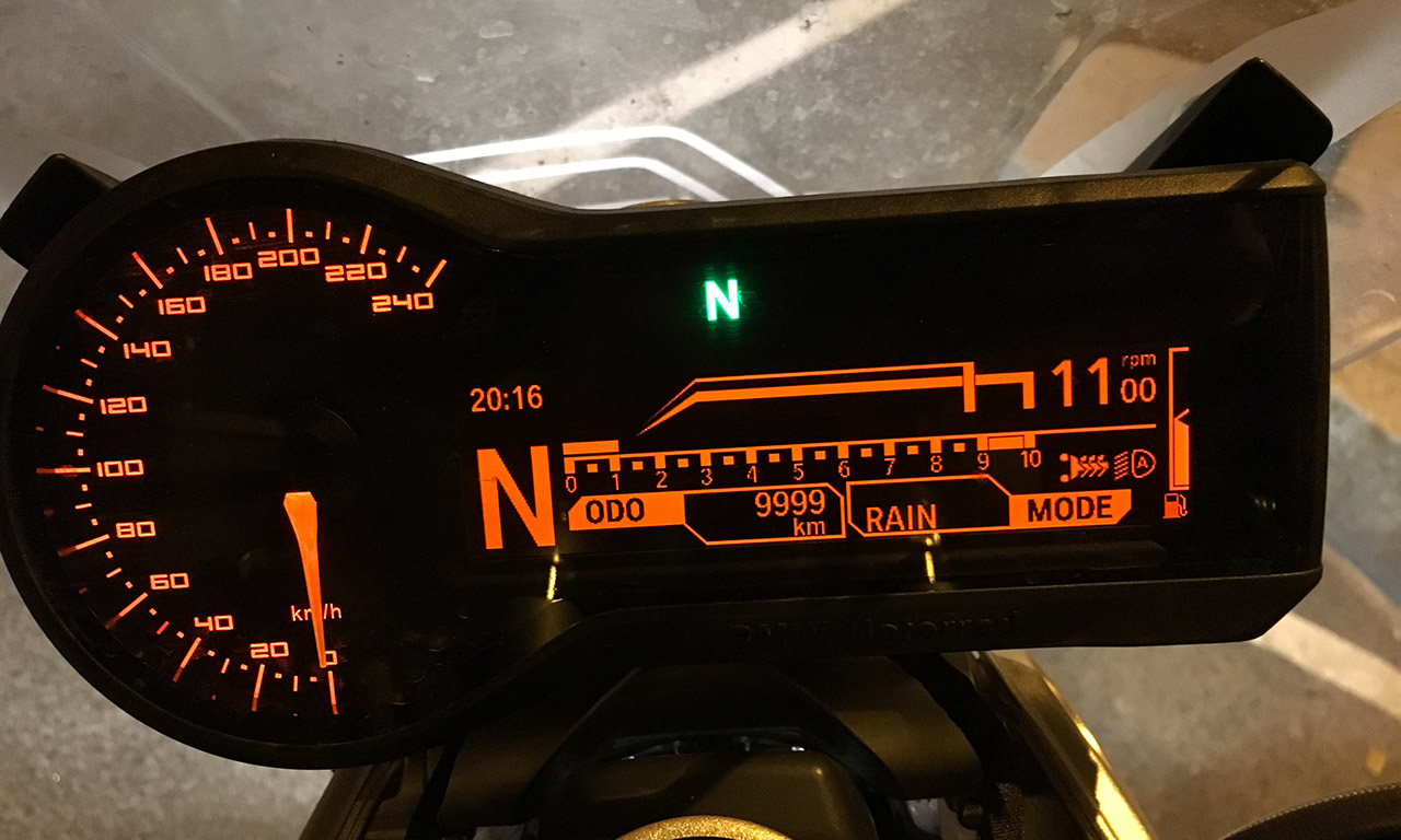 9999km au tableau de bord du R1200R