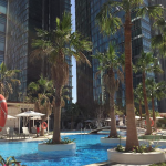 vue sur la piscine de l'Hôtel 5 étoiles Shangri-La à Doha