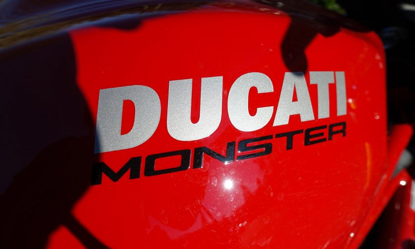 logo ducati Monster