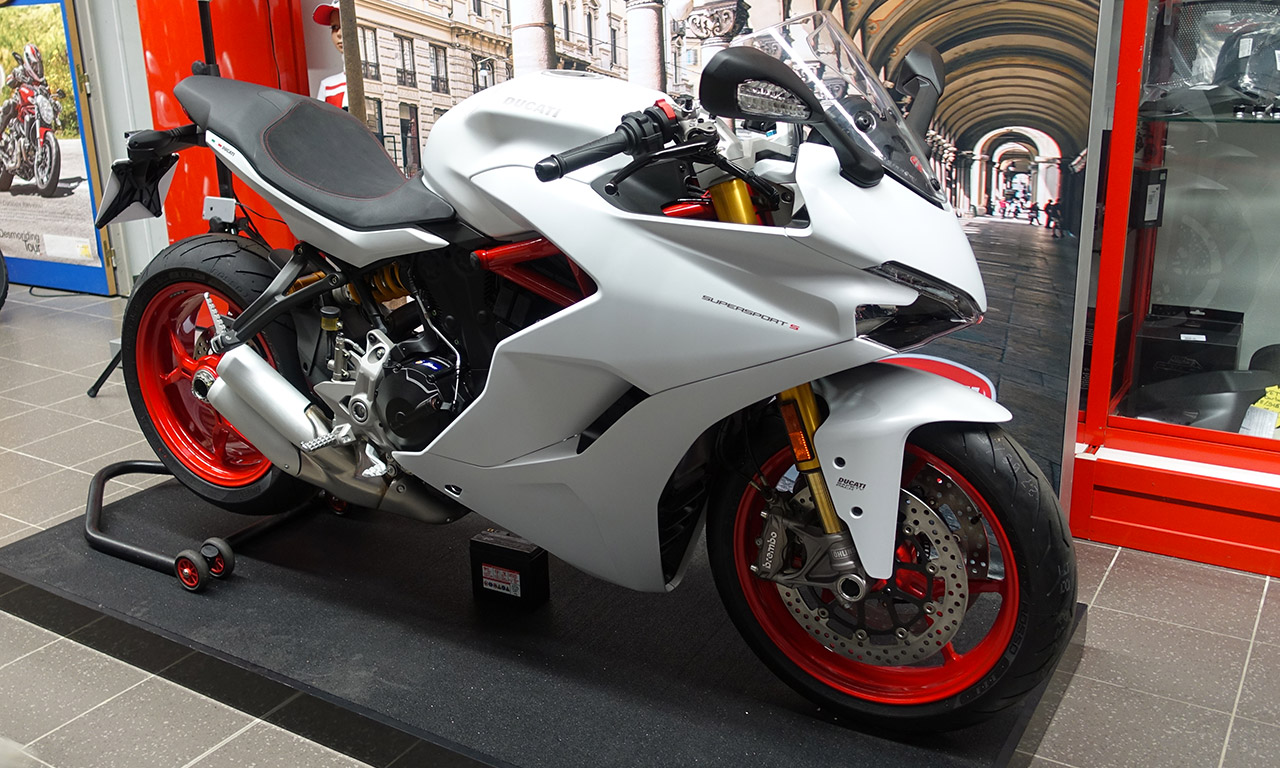 DUCATI SUPERSPORT blanche et rouge