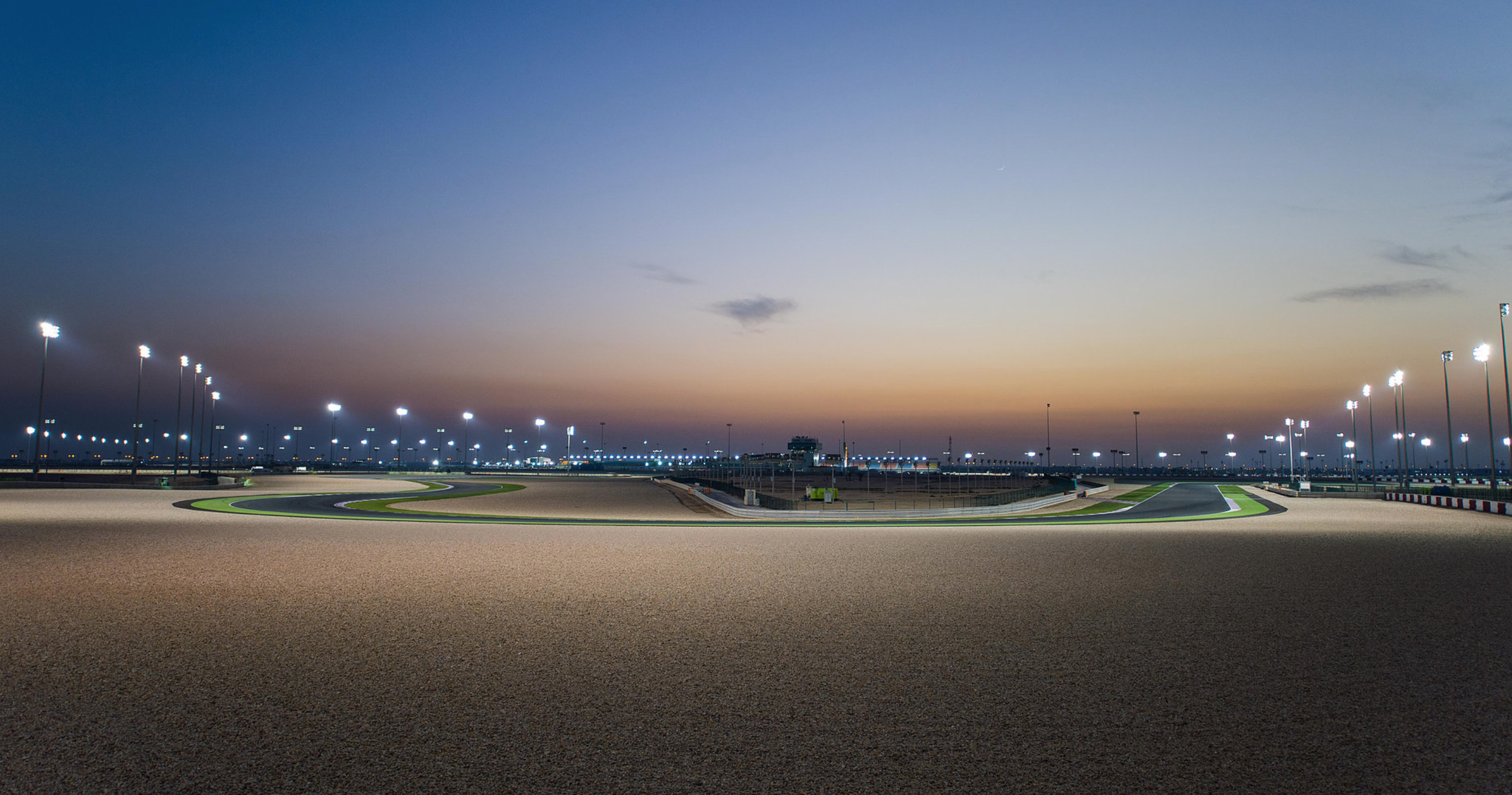 circuit motogp de losail de nuit