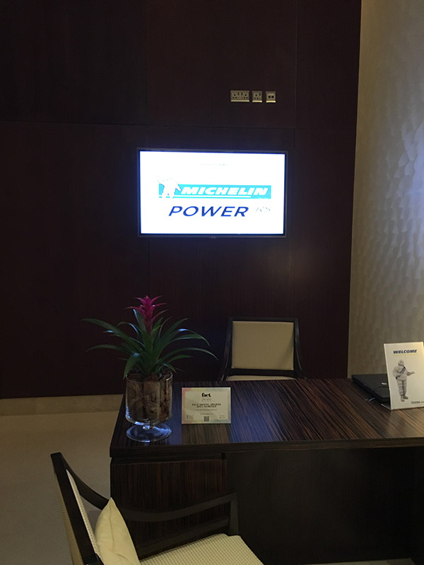 Shangri la doha pour Michelin Power RS