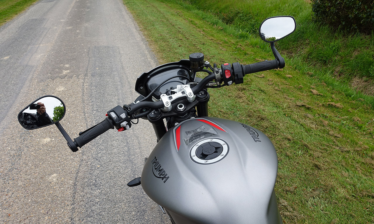 Vie à bord du Street Triple 765 RS