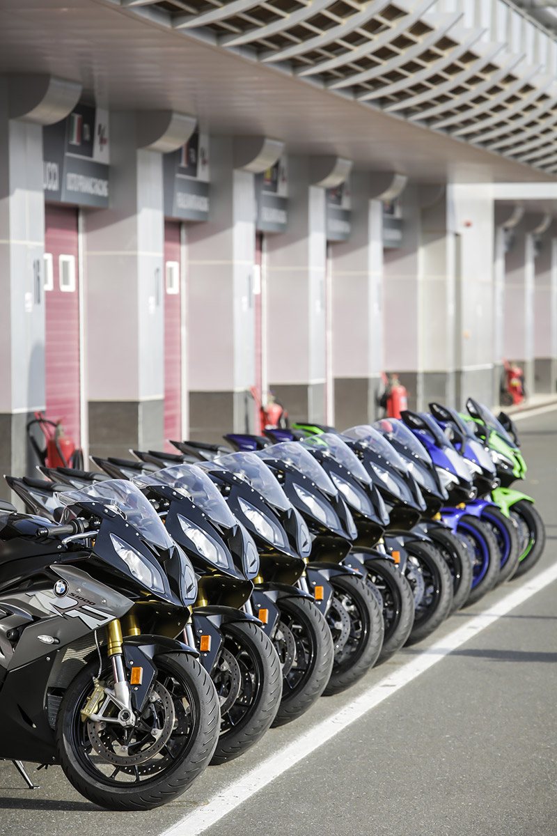 Large choix de moto S1000RR sur le Circuit de Losail