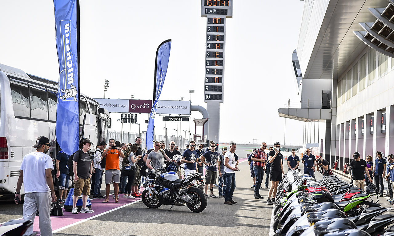 Arrivée sur le circuit de Losail : les motos à disposition