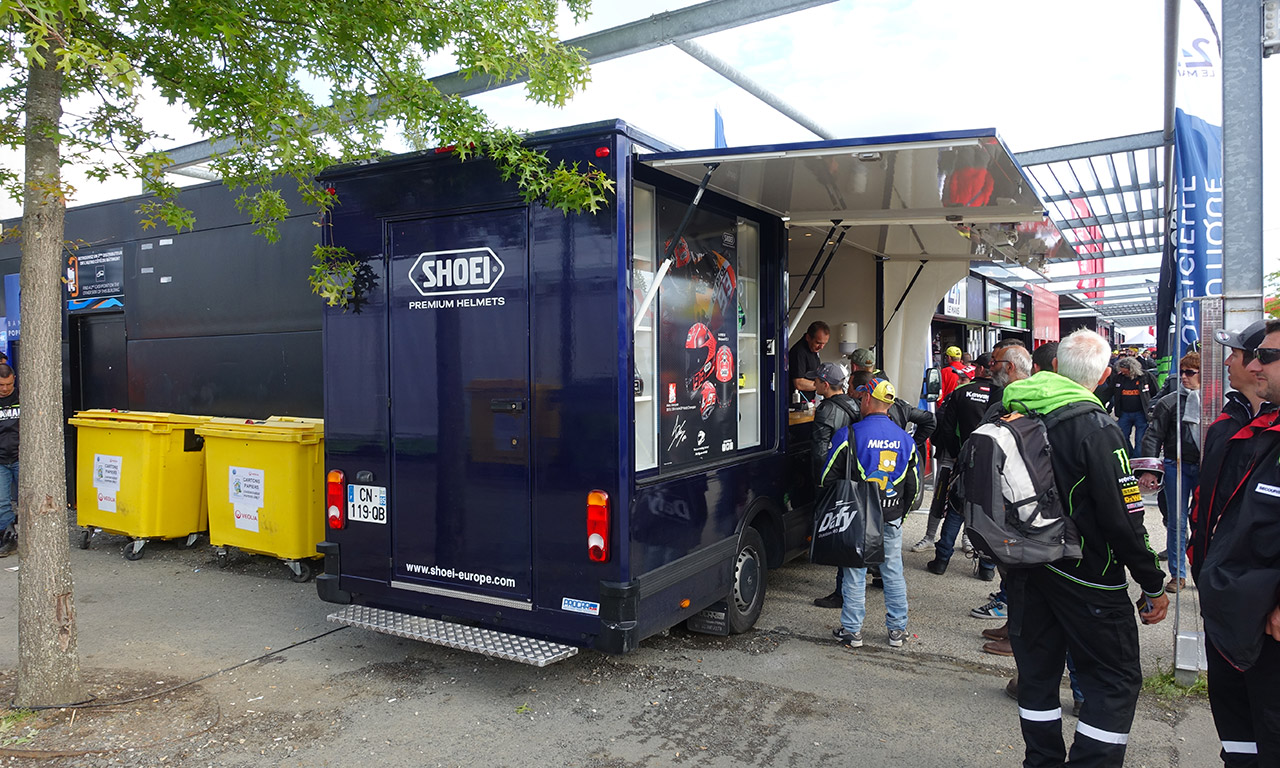 Stand Shoei au Moto GP