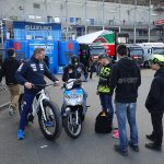 autographe des piotes Moto GP dans les paddocks Le Mans