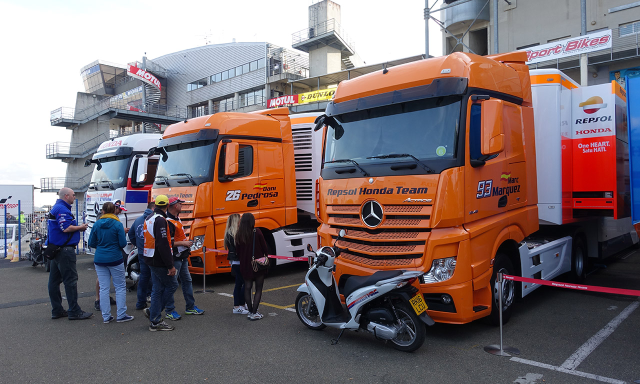 Camion Honda au MotoGP