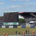 écran géant pendant le moto GP