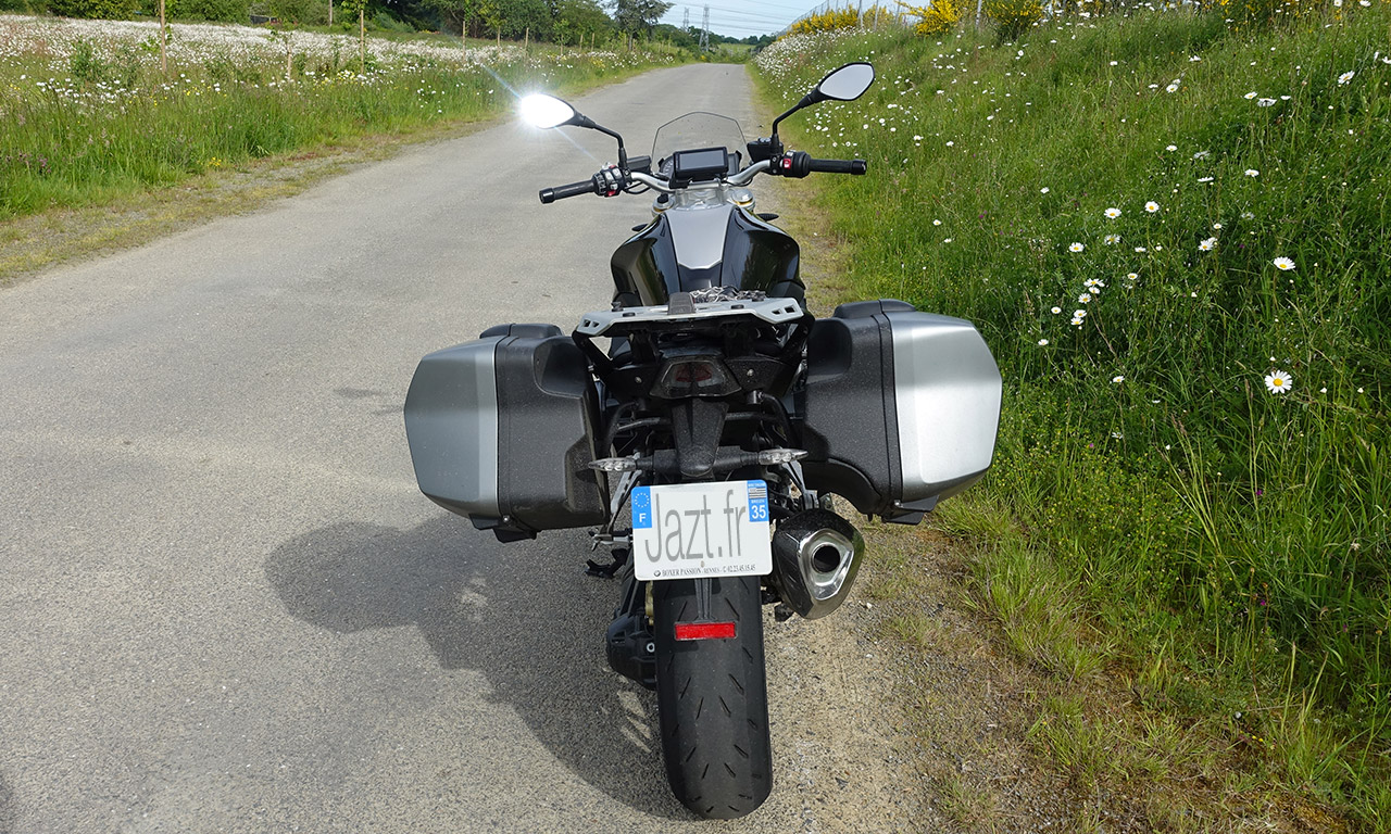 R1200R idéale sur autoroute comme sur les départementale