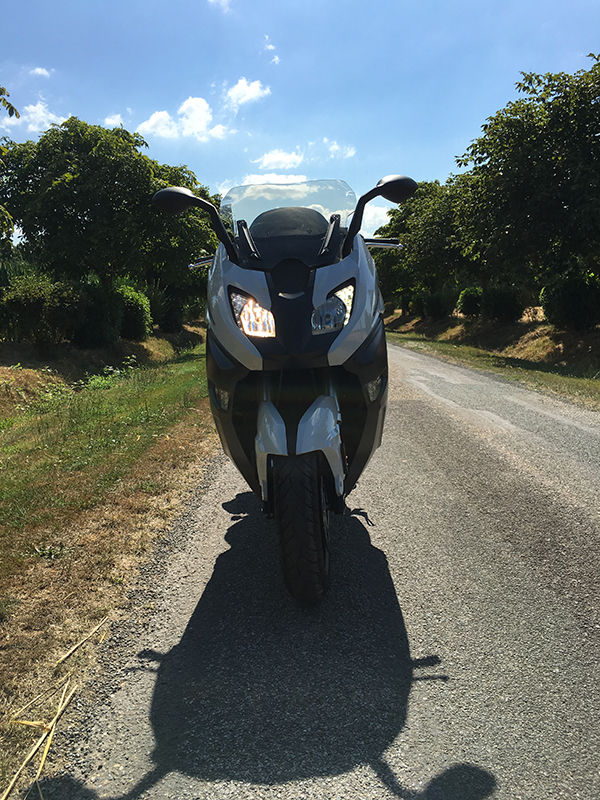 feu de croisement sur le C 650 Sport