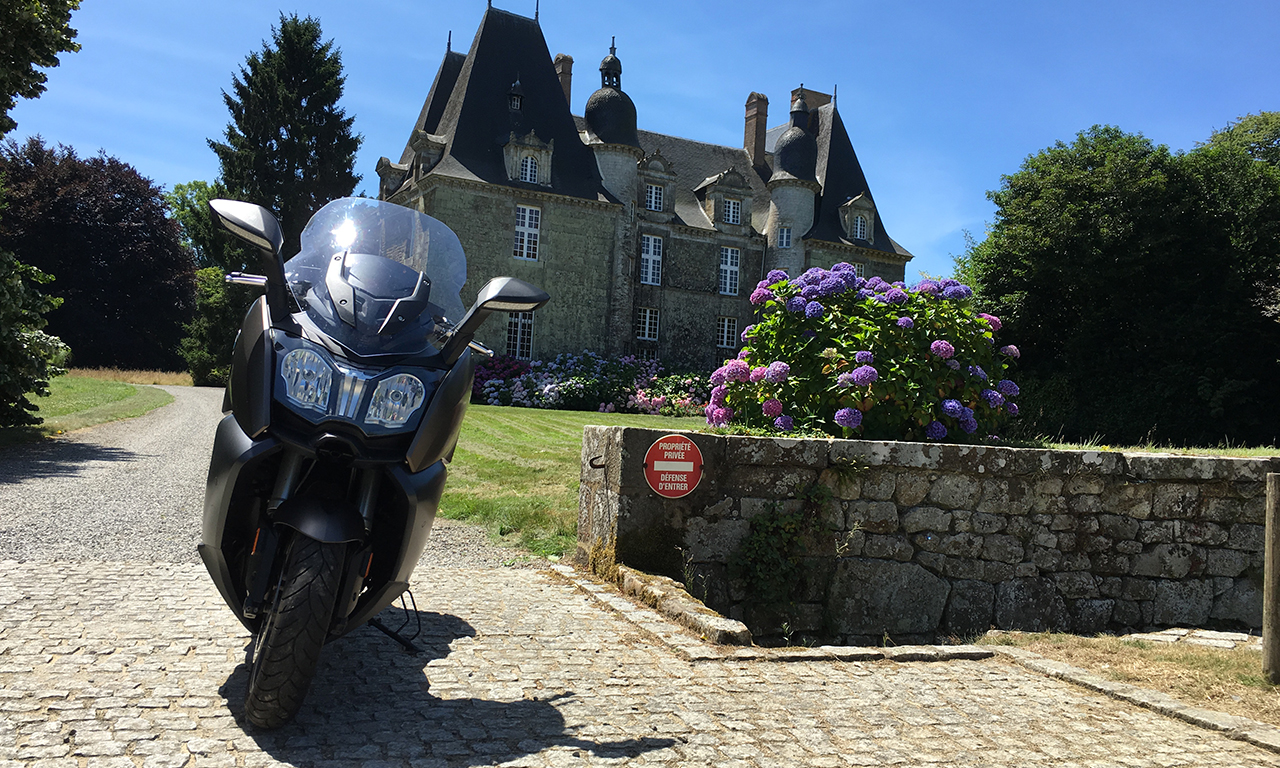 Scooter GT 650 BMW à la Chapelle Chaussée