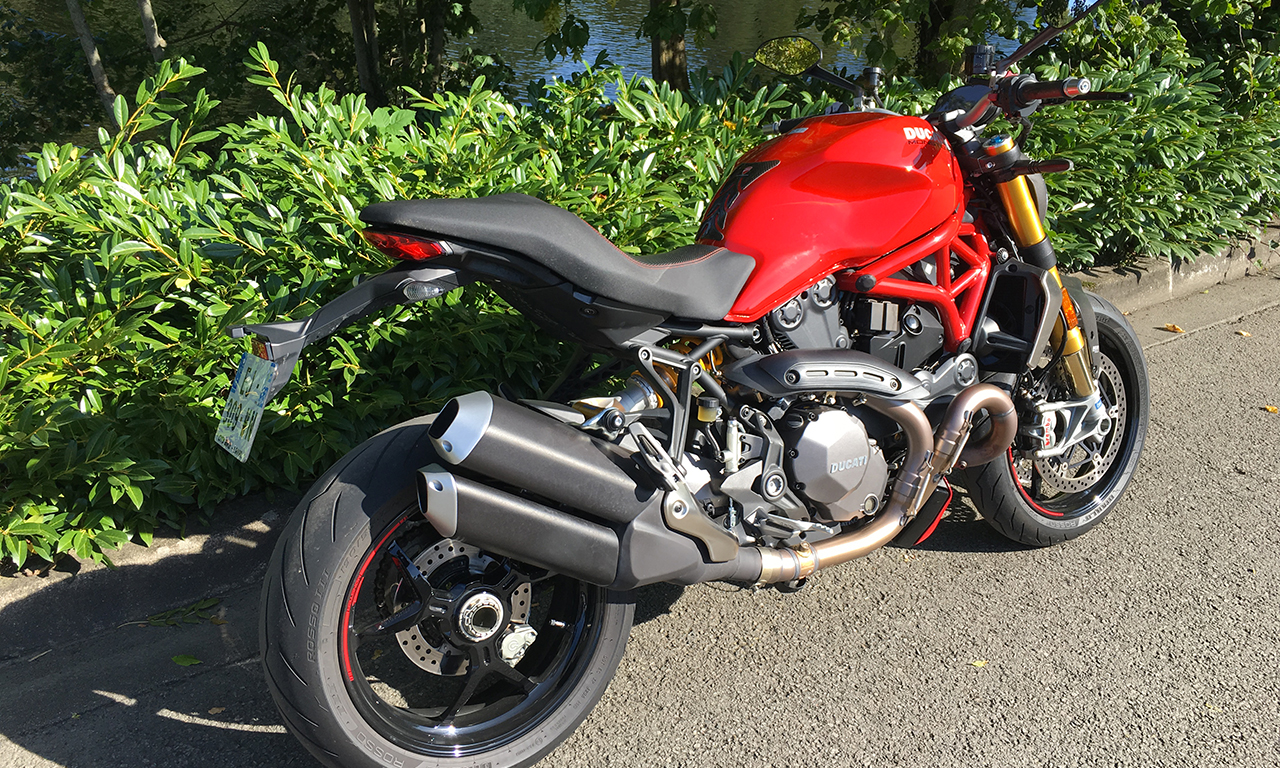 Ducati Monster 1200 S