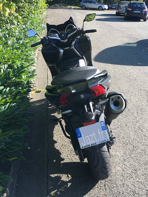 TMAX vue arrière (modèle 2017) du DX