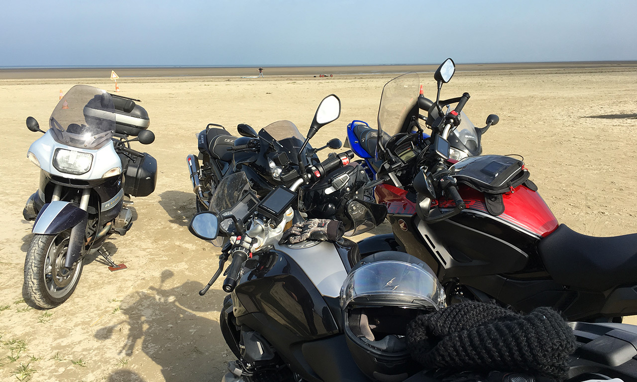 les motos en bord de mer