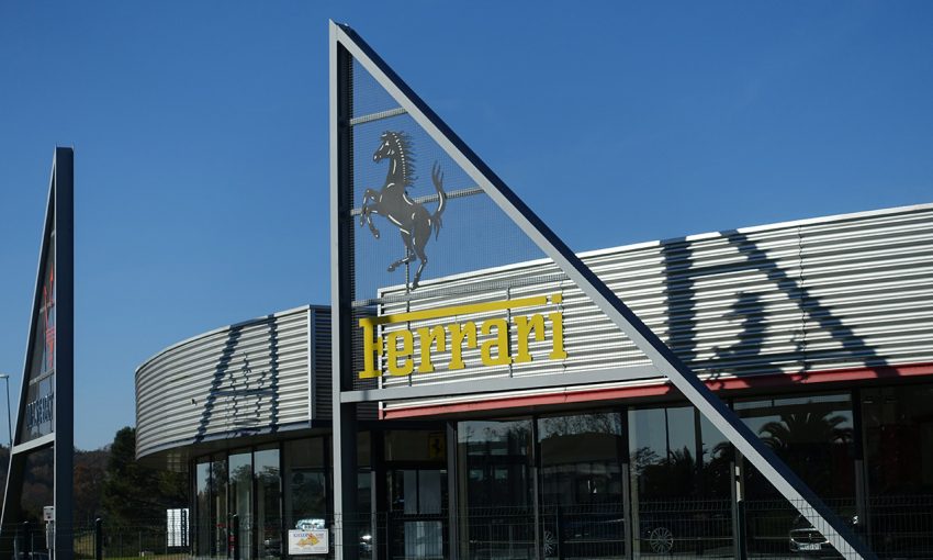 Ferrari à Bayonne : vente de voiture et atelier