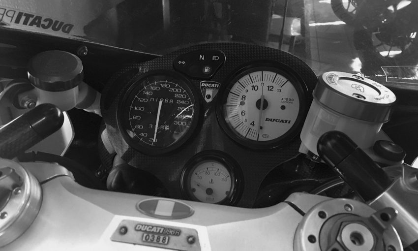 Ducati 996R et son tableau de bord