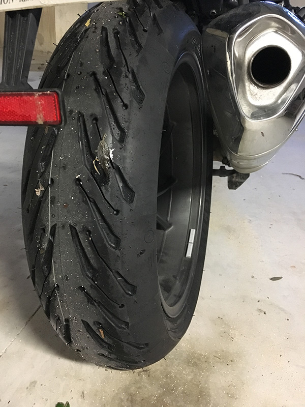 Michelin Road5 sur BMW R1200R