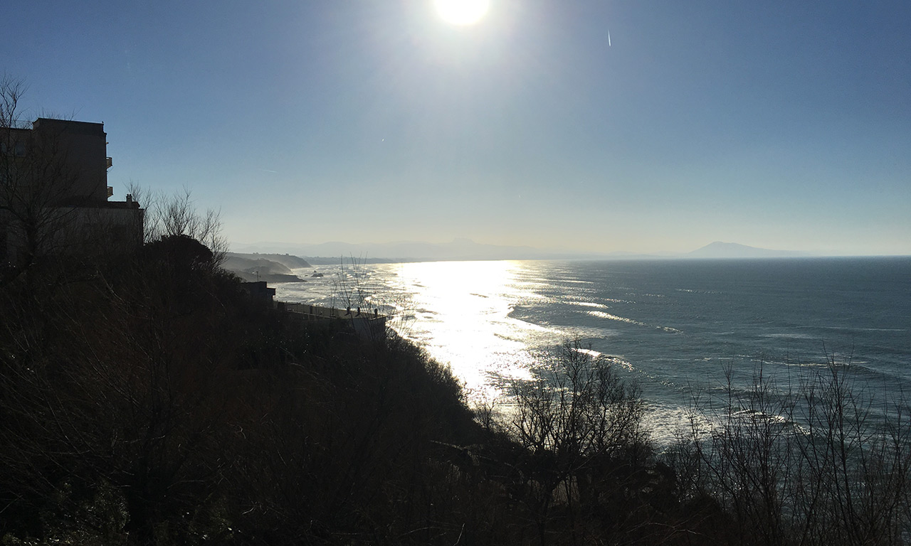 vue vers l'Océan depuis les hauteurs de Biarritz