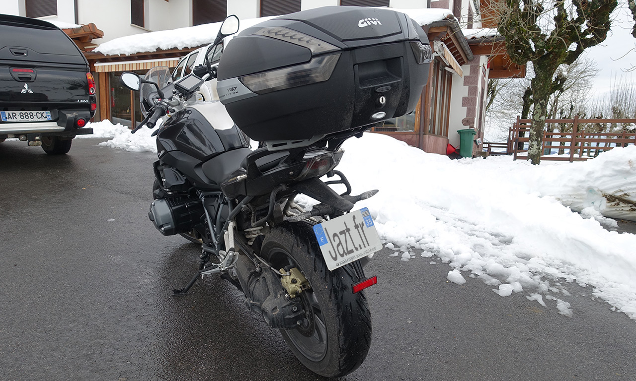 R1200R au col de Saint-Étienne-de-Baïgorry