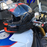 Casque de moto Arai Chaser 5 sur une S1000R