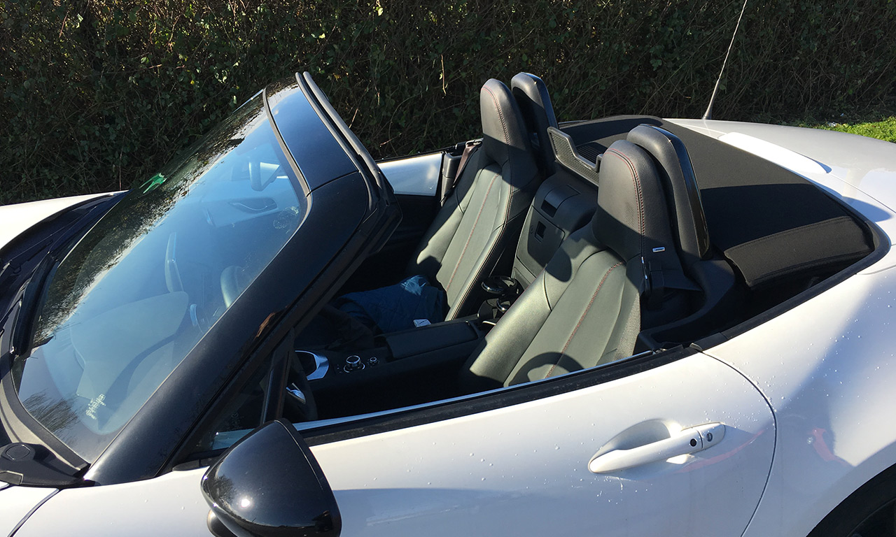 plaisir à bord de la Mazda MX 5