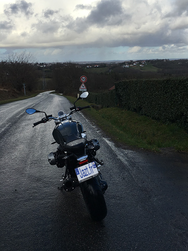 Balade à moto au Pays Basque en BMW Nine T Pure - Préférence 64 Bayonne