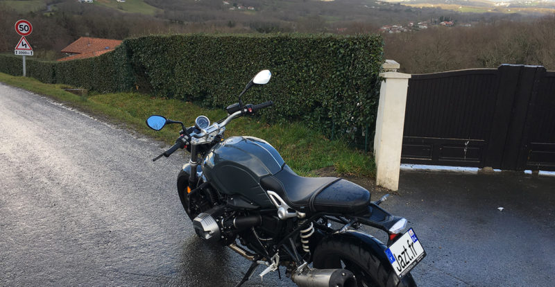 Rouler à moto au Pays Basque en BMW