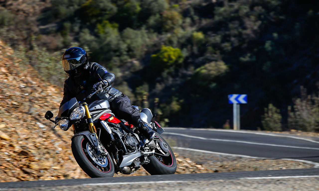 Essai pneu moto Road5 Michelin, David Jazt Speed Triple 1050