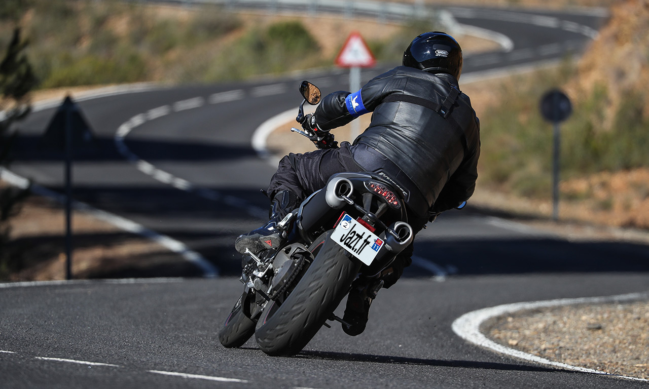 Essai pneu moto Michelin Road5, David Jazt Speed Triple 1050