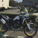 Africa Twin en face de la CCI de Bayonne