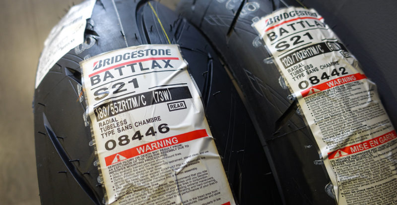 Bridgestone S21 : pneu moto