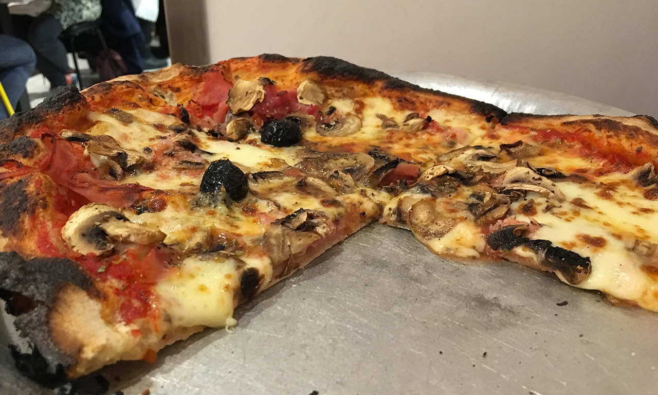 Une pizza à la Canebière : 1er arrondissement