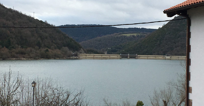 lac et étendue d'eau au Pays Basque