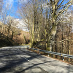 route à moto dans les montagnes pour s'amuser