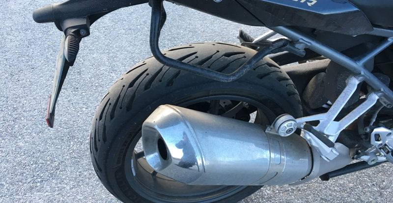 pneu moto Road5 de chez Michelin sur le R1200R