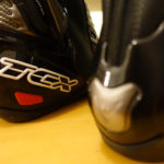 Protection du talon sur les bottes de moto